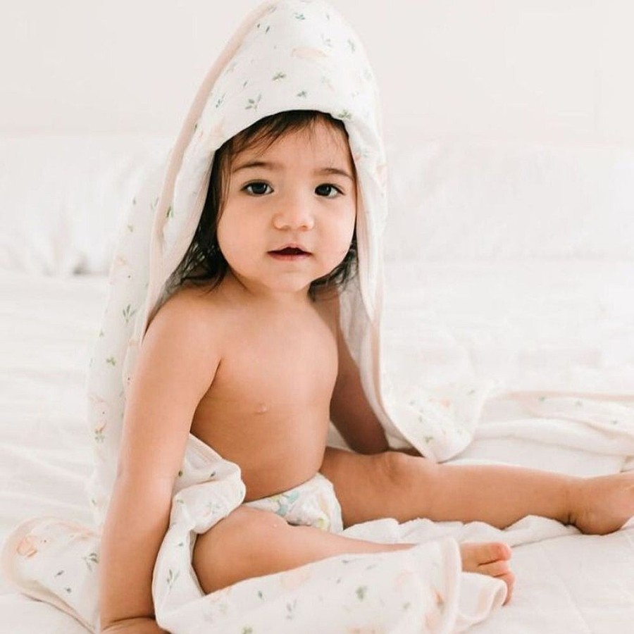 On-The-Go Snuggle Bugz | Hooded Towel + Wash Cloth Sets